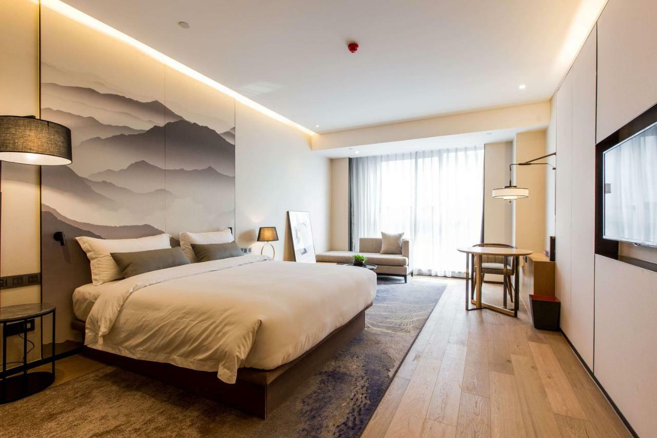 Howard Johnson By Wyndham Life Zhuoyuan Ningbo Exterior photo